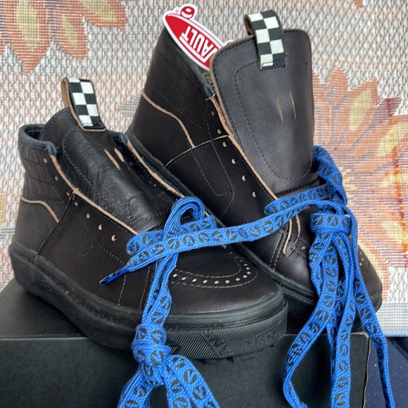 Vans WMNS Th Sk8-Boot Lx
(Leather) Black
VN0A4UWQL3A
Sneakers G - Picture 6 of 16
